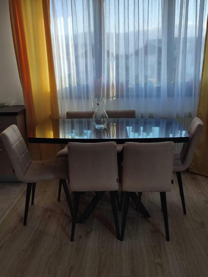 Marina'S House Daire Ghimbav Dış mekan fotoğraf